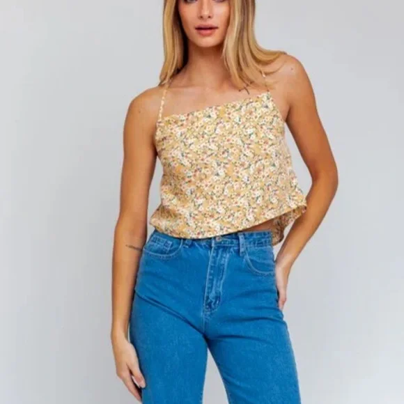 Le Lis Floral Strappy Tank Top - Picture 3 of 9